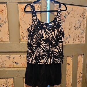 Maxine of Hollywood Black and White Tropical Top One Piece 24W Great Coverage